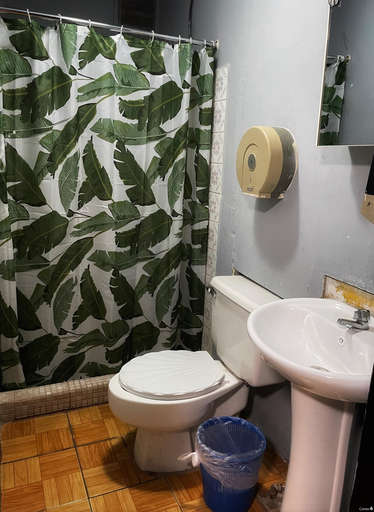 Bathroom 3, Hotel Oasis Managua, Managua