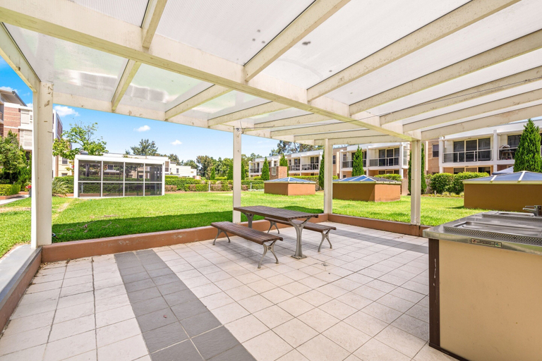 Balcony 5, Silverwater Stay Near Parks and Cafes, Sydney