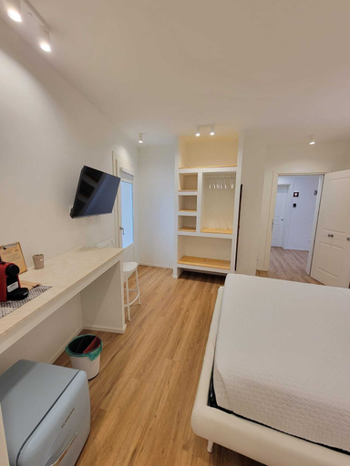 Room 4, Emma's downtown Eco design rooms, Olbia-Tempio
