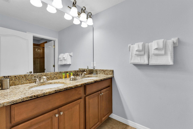 Interior 5, Bch3069, Osceola