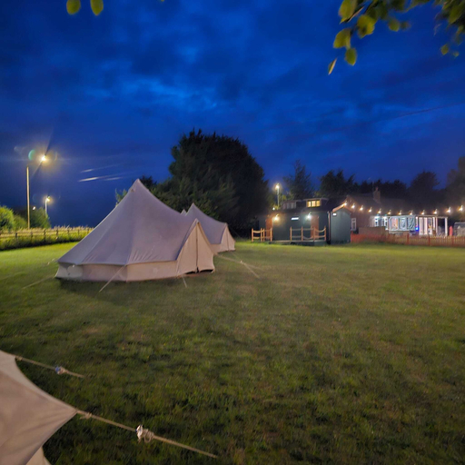 Room 2, Stone Circle Glamping, Wiltshire