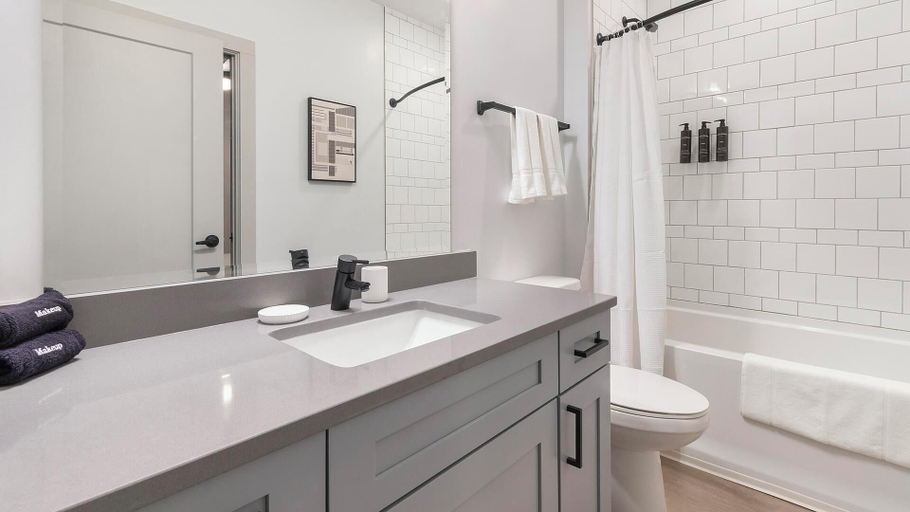 Bathroom 4, Historic Springfield Apartments by Landing, Duval