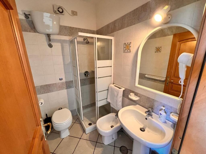 Bathroom 5, L' ARANCIO IN FIORE, Napoli