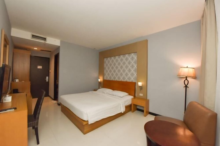 bedroom 11
