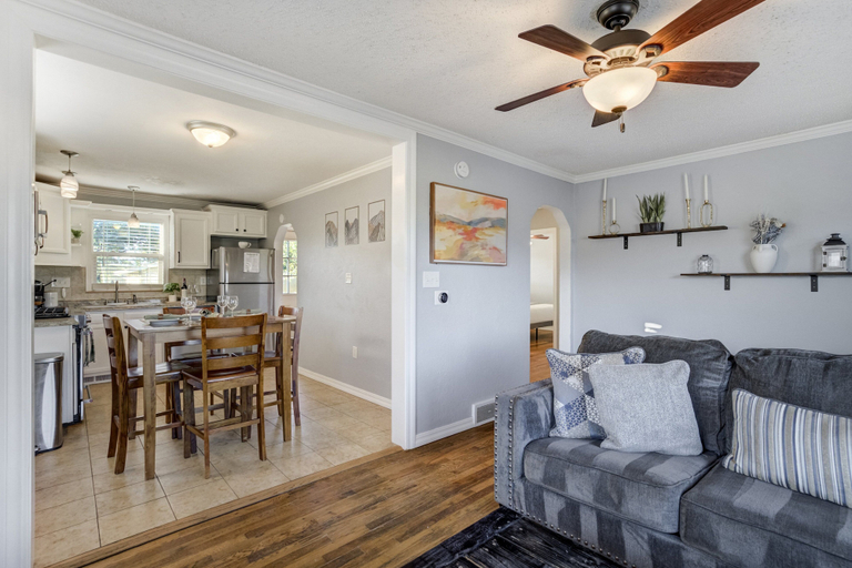 Interior 3, Charming Pet Friendly 2BR Retreat, El Paso