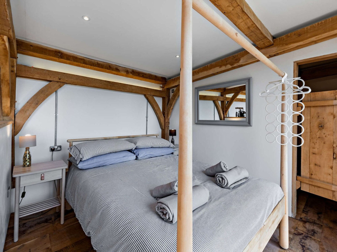 Room 5, Bydown Lodge in Swimbridge, Devon