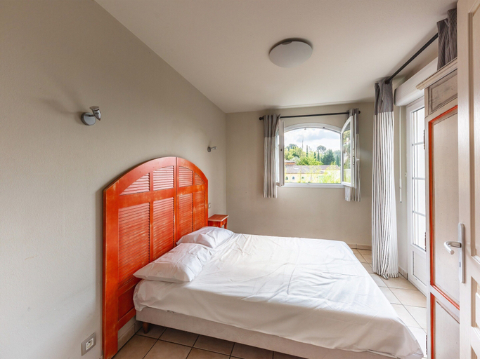 Room 2, D. de Camiole M Ndeg105 - 4P8, Var