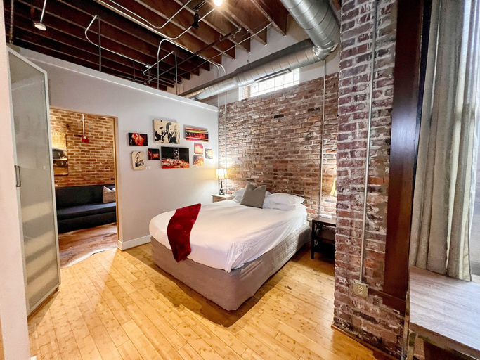 Interior 4, Waylon, Davidson