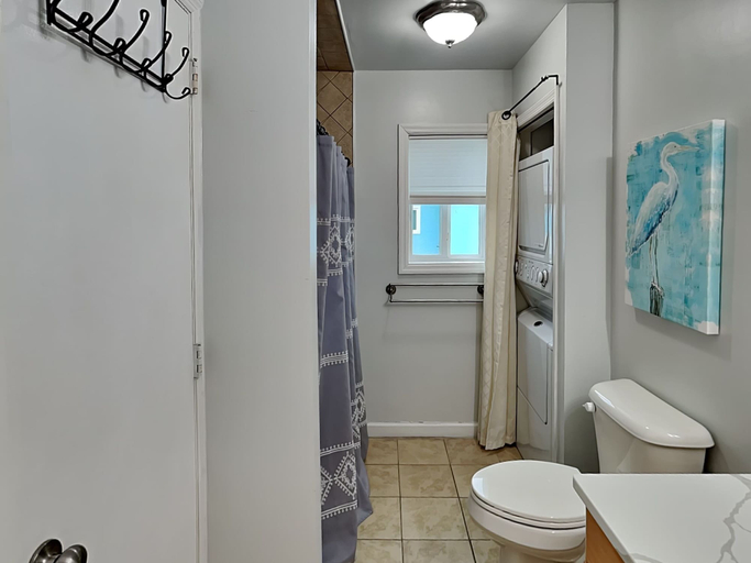 Bathroom 3, The Riggings #H2 by Carolina Retreats, New Hanover