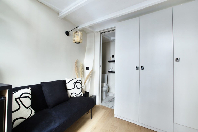 Living area 5, Cozy Studio With Loft Bed - Center of Paris, Paris
