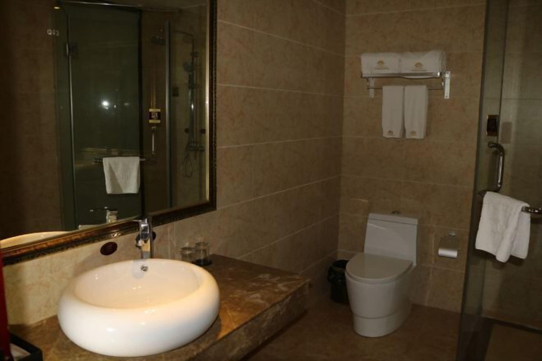 Bathroom 4, Liujingtai Garden Hostel, Zhanjiang