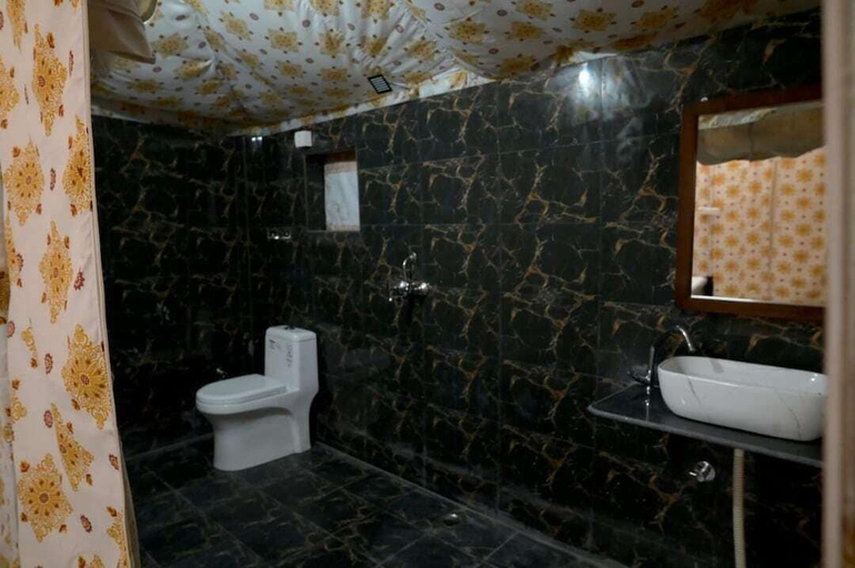 Bathroom 2, Mango Farm, Udaipur