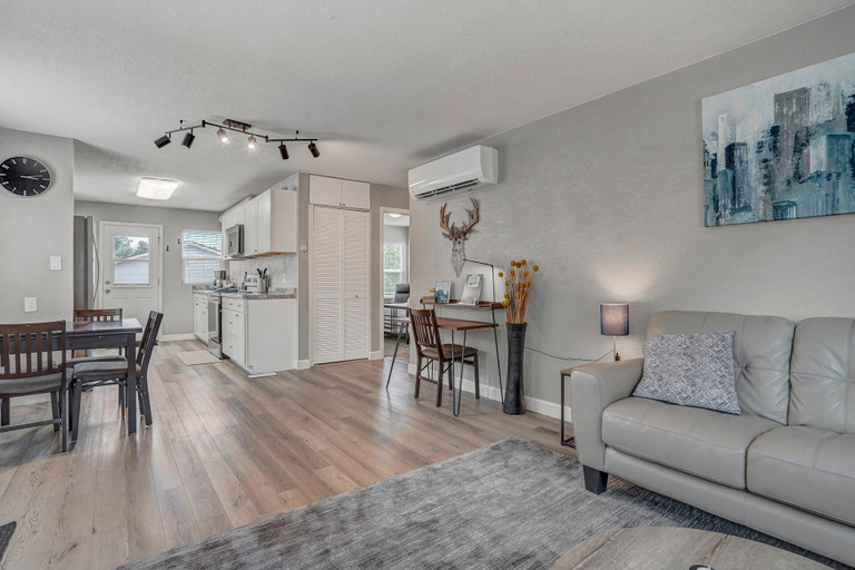 Interior 4, 1313 Cooper, El Paso