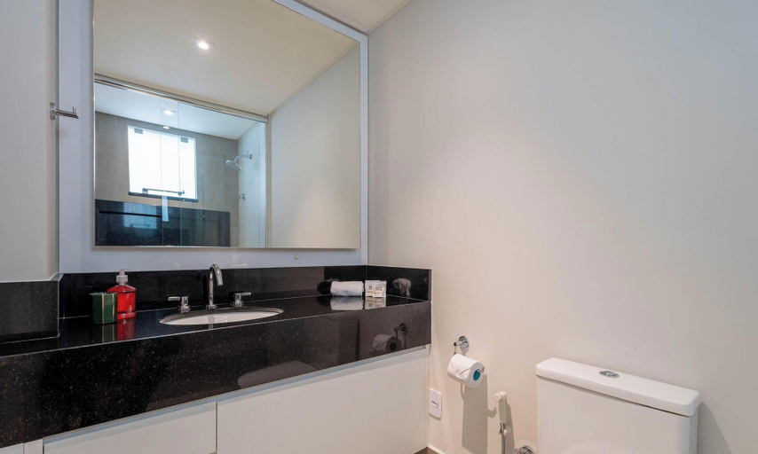 Bathroom, Apt w/ Jacuzzi 750 m From the Beach Pia0101, Itajaí