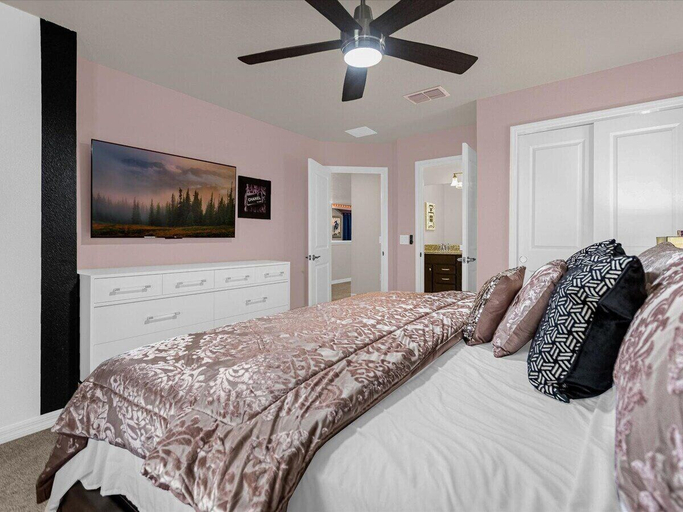 Interior 3, 1891sd · Brand New 7br/pool/spa/ Disney Fireworks View, Polk