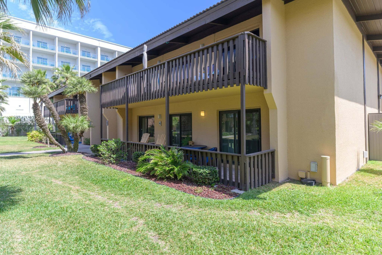 Exterior 2, Beachfront 1br Condo W/ King Bed Sleeps 4 1 Bedroom Condo, Cameron