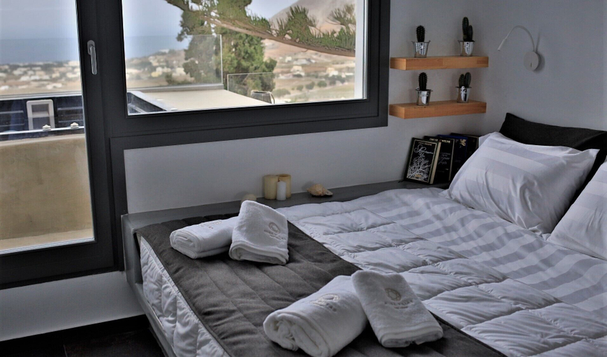Bedroom 2, A Lux Villas Santorini, South Aegean
