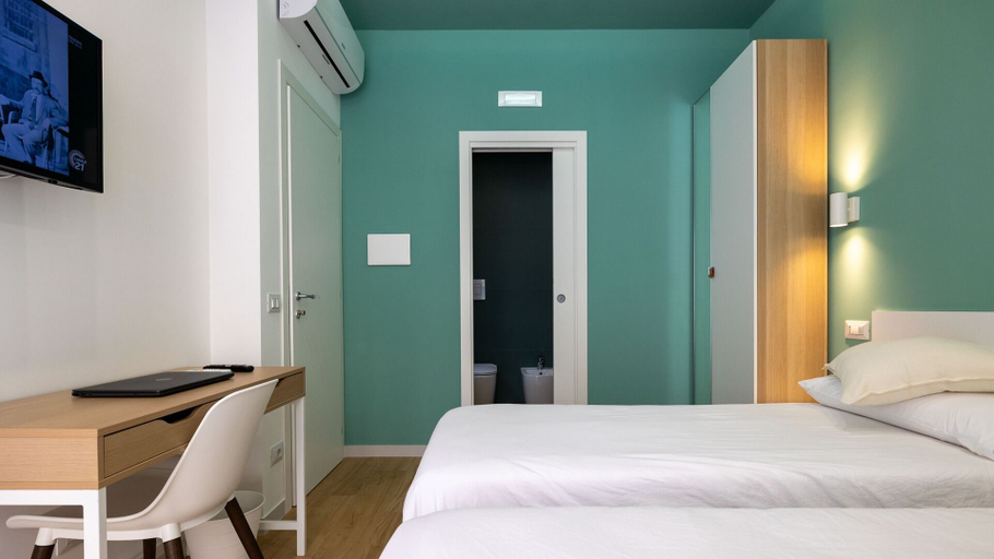 Room 2, Bed&Breakfast De Lorenzo 22, Napoli