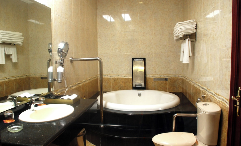 Bathroom 4, Angeles Beach Club (ABC) Hotel, Mabalacat