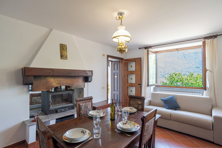 Living room 2, Casa Achille Pianello, Como