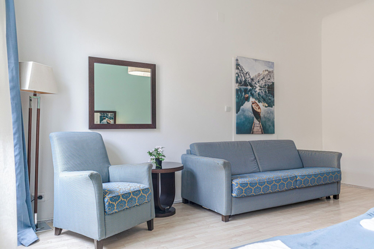 Living area 4, 2BR Apartment Center Area Long Stay, Wien