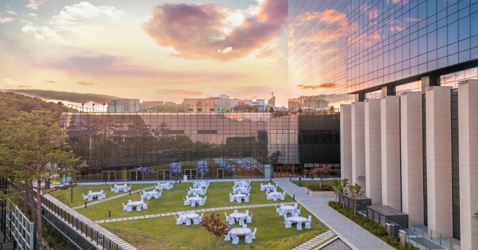 Exterior & Views 2, Doubletree By Hilton Seoul Pangyo, Seongnam