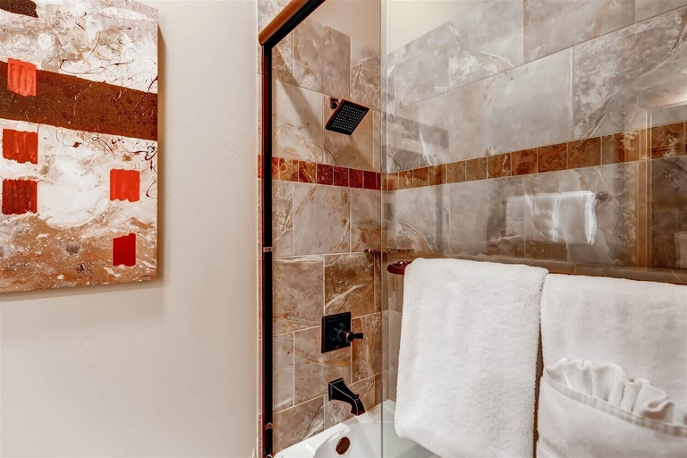 Bathroom 3, Boulevard Bend  P2 3 Bedroom Condo by RedAwning, Summit
