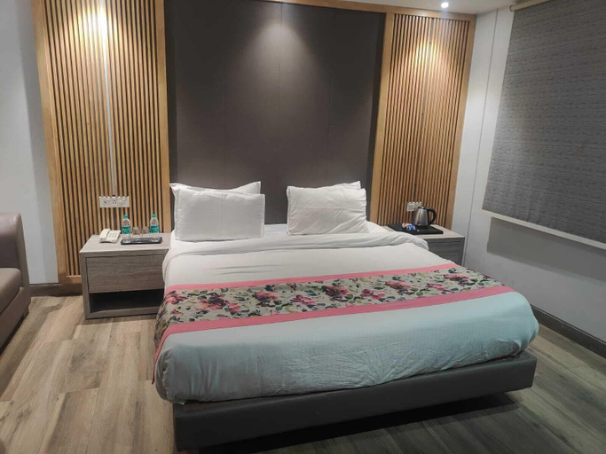 Room 3, OPO Horizon Anant Ayodhya, Faizabad