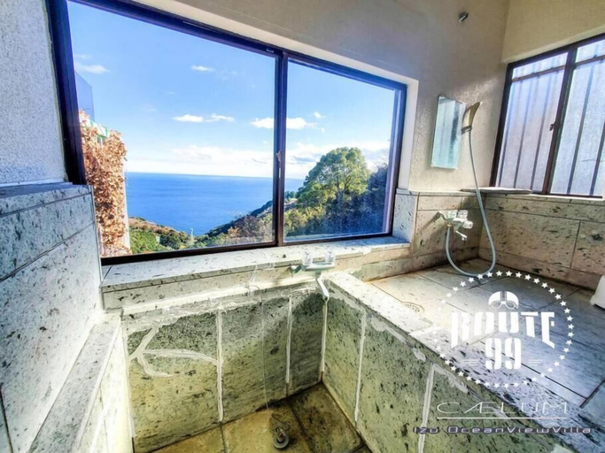 Bathroom, Route 99 Caelum, Higashiizu