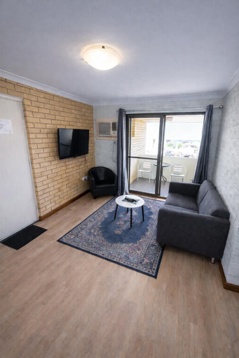 Others 4, Oceanview Villas, Geraldton