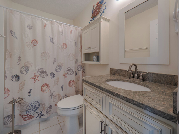 Bathroom 3, 10,000 Reasons by Topsail Realty, Pender