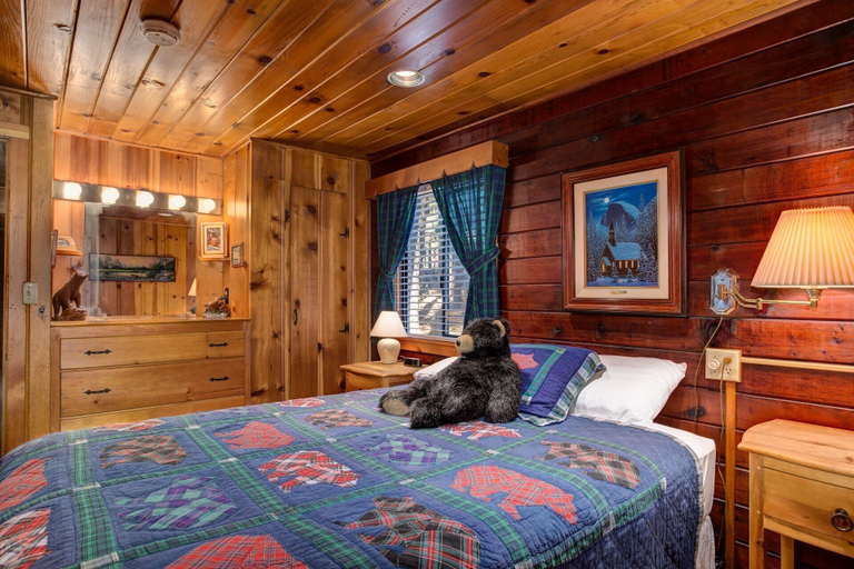 Bedroom 2, Mia Mora, Mariposa