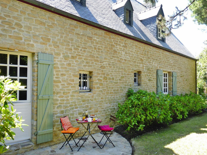 Others 2, Stone House in St Malo Near Sandy Beach, Ille-et-Vilaine