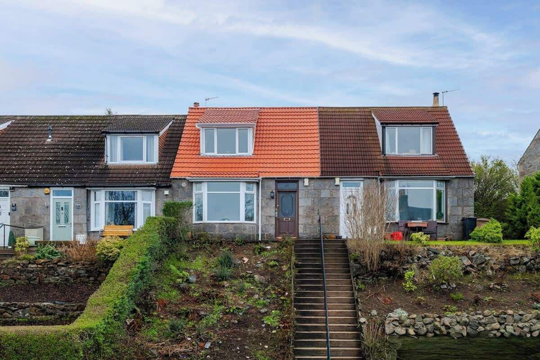 Room 2, 2bed House in Torry - Free Parking, Aberdeen