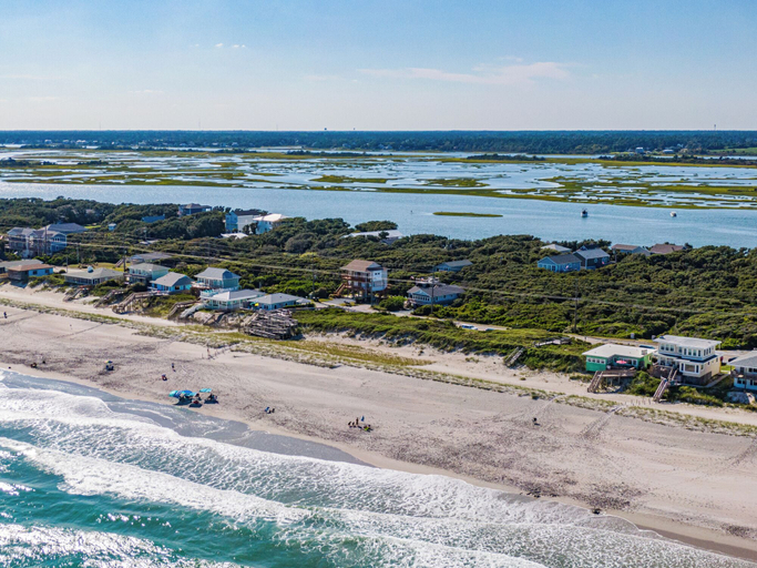 Others 5, Callalily by Topsail Realty, Pender