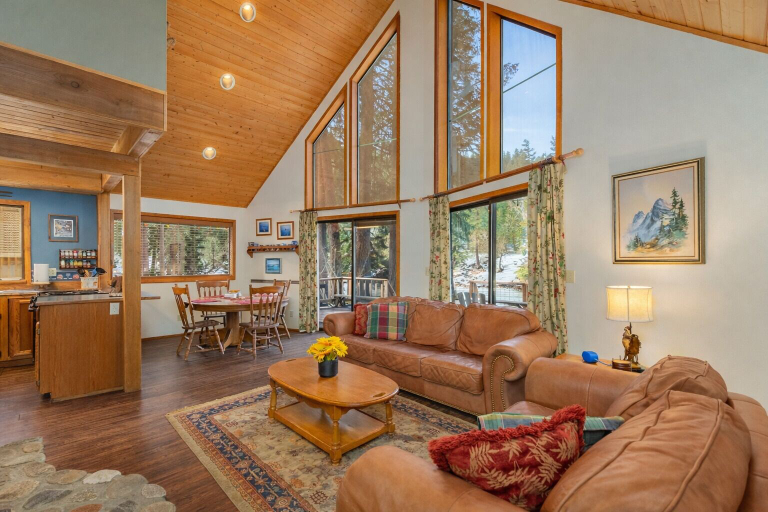 Living area 5, Jack's Cabin 2 Bedroom Home by NW Comfy Cabins, Chelan