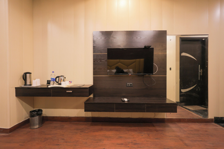 Bathroom 3, Hotel Krishnam, Mathura