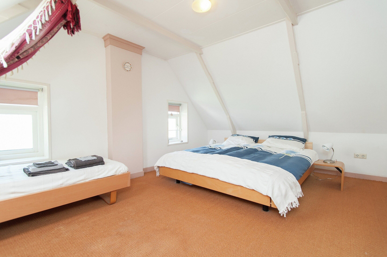 Bedroom 3, Idyllic Rural Home With Bikes, Littenseradiel