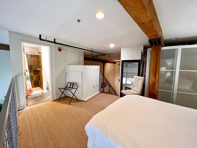 Interior 3, Dolly, Davidson