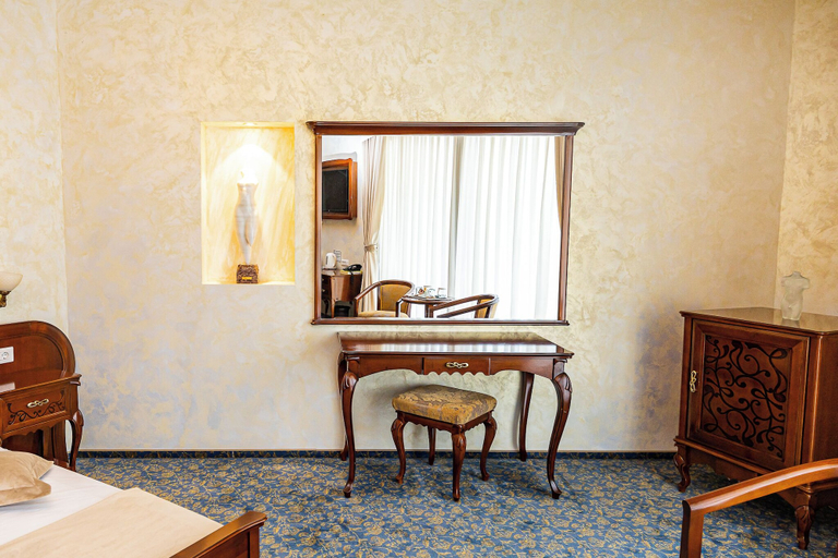 Others 5, HOTEL DIESEL, Municipiul Bucuresti