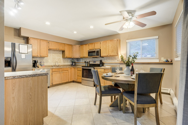 Interior 4, 3754 Red Canon, El Paso