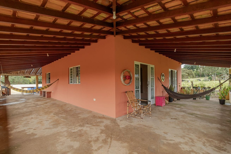 Room 4, Ch Cara com Piscina e Churrasqueira em Lagoinha, Lagoinha