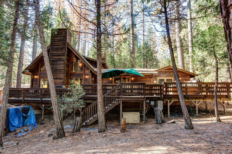 Exterior & Views 2, Cedar Chalet, Mariposa