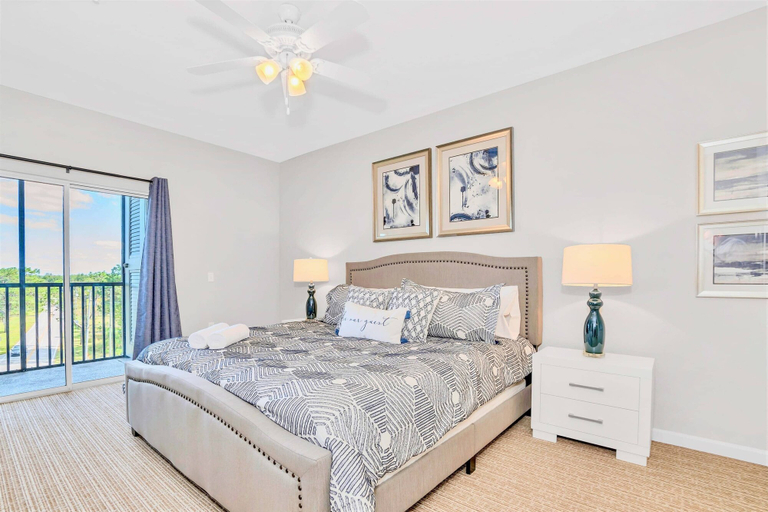 Interior 2, Near Disney - Family Condo w Pool, Games, and More, Orange