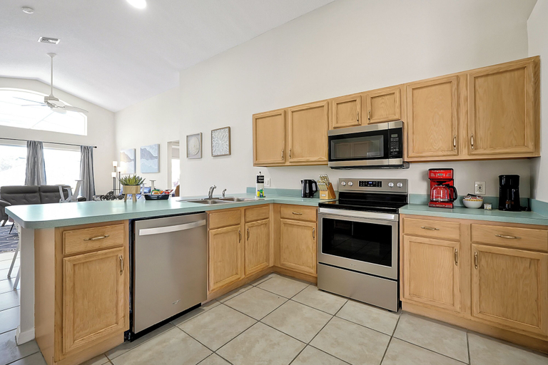 Interior 5, 938 Lake Berkley, Kissimmee FL 34746, Osceola