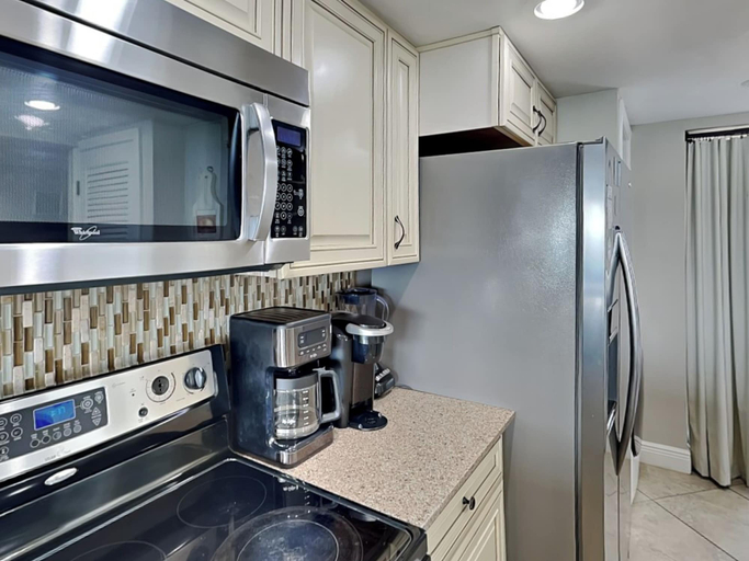 Property amenity 5, Edgewater Tower I #1203, Bay