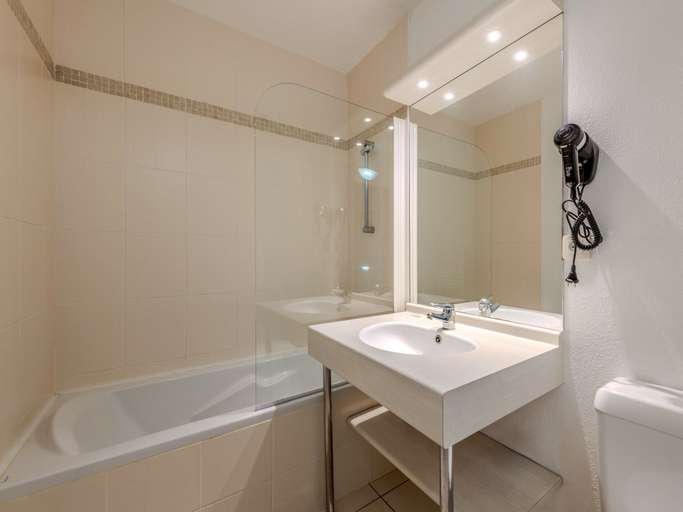 Bathroom, D. de Bertheaume Ndeg105 - 2P4, Finistère
