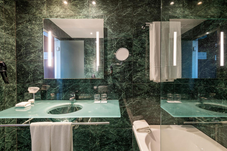 Bathroom 5, Leonardo Royal Hotel Barcelona Forum, Barcelona