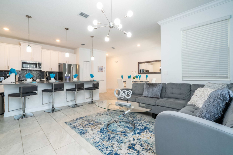 Room 2, Stunning 4 Bd Close to Disney Storey Lake 2569, Osceola