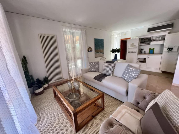 Primary image, Elegant Villa With hot Tub, Views, Ascoli Piceno